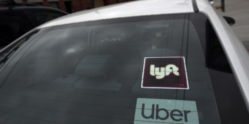 Uber and Lyft Drivers Want Benefits in California
