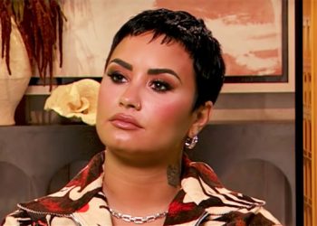 Demi Lovato Blasts LA Fro- Yo Shop