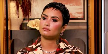 Demi Lovato Blasts LA Fro- Yo Shop