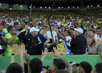  Brazil vs. Argentina: A Historic World Cup Qualifier Spoiled by Violence and Chaos