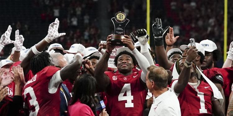 No. 8 Alabama Shakes Up College Football Playoff with Win over No. 1 Georgia