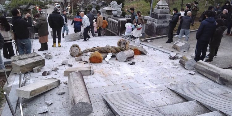 Powerful Earthquake Strikes Japan